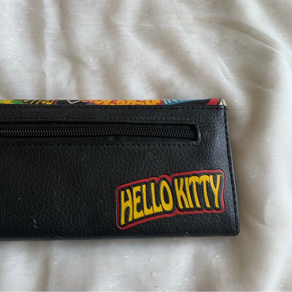 SOLD Hello Kitty Wallet - Picture 10 of 11